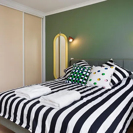 Apartment Lila - Tour Eiffel A 10mn - Balcon Et Parking Offert *